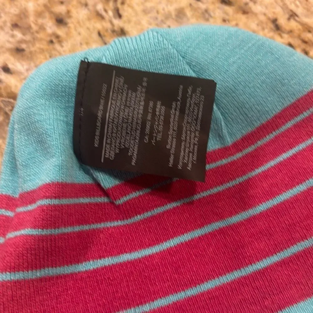 Burton reversible toddler winter hat ❄️